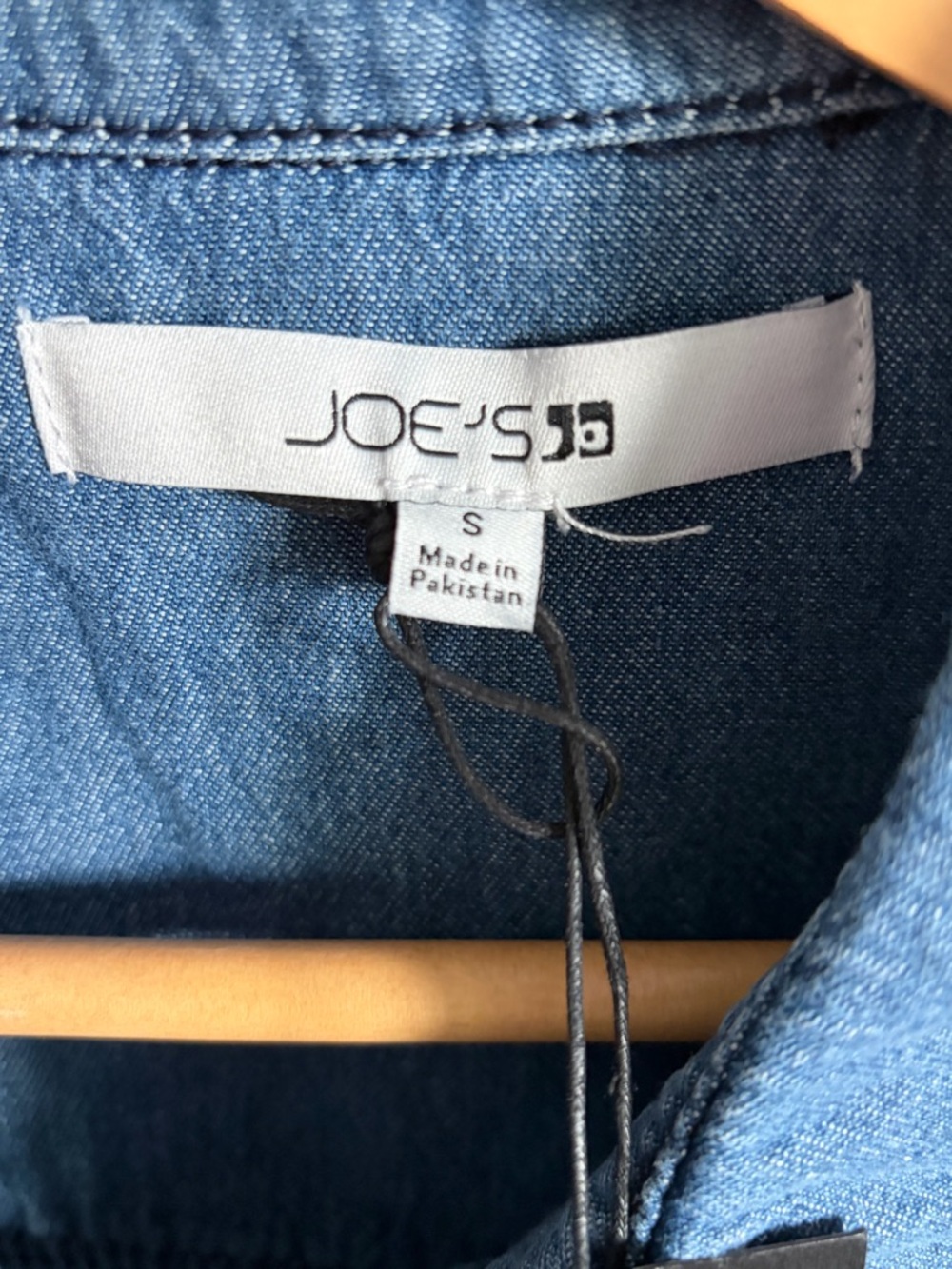 Joe’s Jeans Cropped Boyfriend Denim Button-Up Shirt - Small - Picture 5 of 6